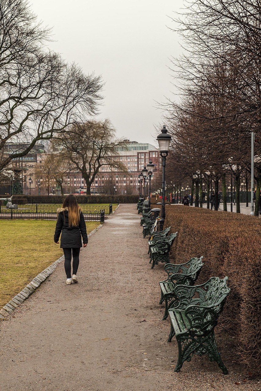 Vardagsfoto till guiden Ensam: fysisk ensamhet, social ensamhet och den tysta insidan.